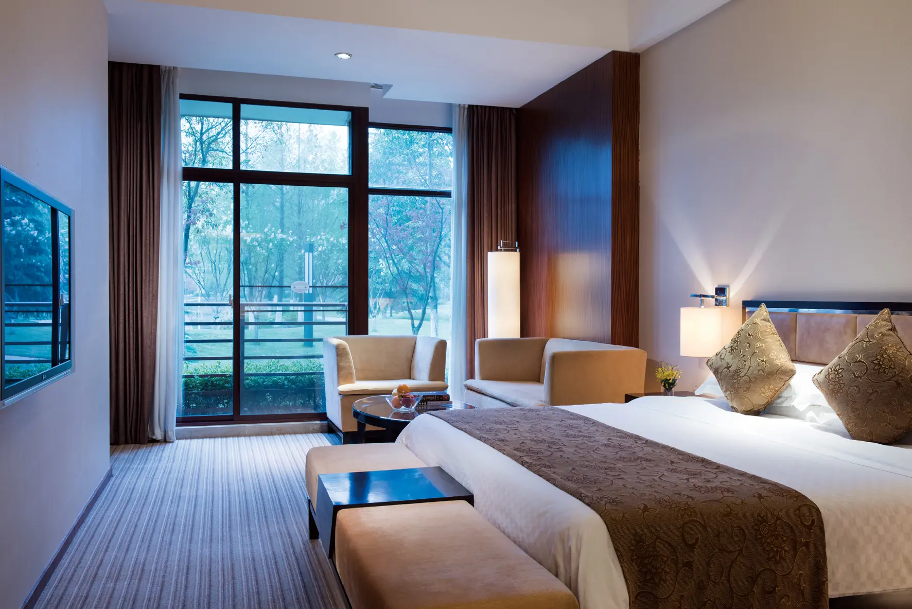 Gardens and hotel lake